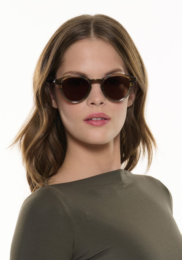 Barrett-Marsh-FemaleOnModel-Web_38435194-f6fb-49d7-aad6-07c93c34d1c2
