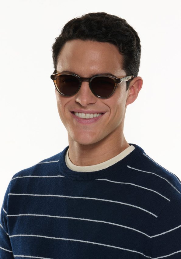 Barrett-Marsh-MaleOnModel-Web_27047115-67af-4d86-8989-de62dd338487